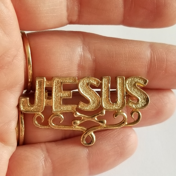 Relisted - Vintage Jesus brooch pin gold tone Christian religious catholic - Picture 7 of 9